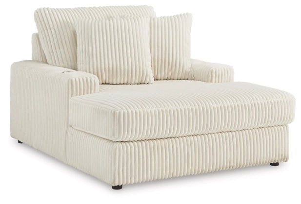 Lindyn Chaise (2110415)