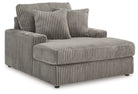 Lindyn Chaise (2110415)