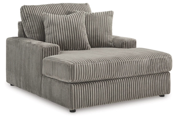 Lindyn Chaise (2110415)
