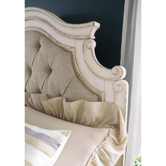 Realyn King Upholstered Panel Bed with Dresser