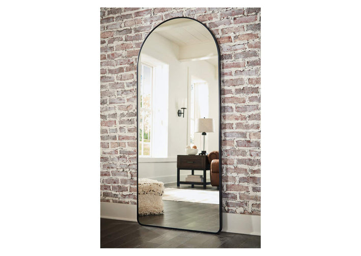Sethall Floor Mirror (A8010307)