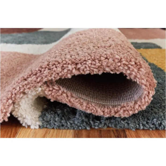 Flynnwick Medium Rug (R407182)