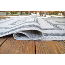 Matinwood Large Rug (R900031)